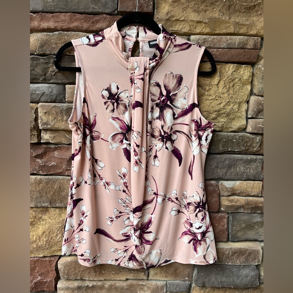 Karl Lagerfeld NWOT Sleeveless floral top size medium
